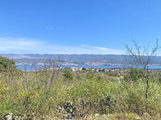 Zona di Šilo, terreno edificabile con vista mare aperta!