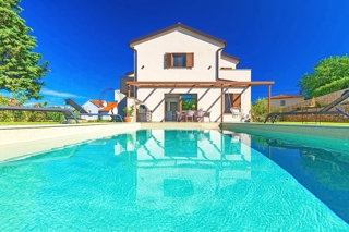 Krk, dintorni, moderna casa bifamiliare in una posizione tranquilla!