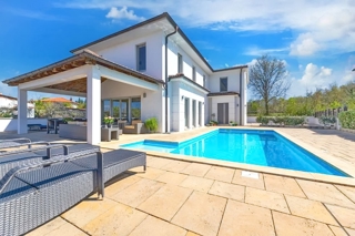 Zona di Malinska, bellissima casa indipendente con piscina!