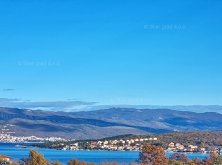 Uvala Soline, nuova costruzione, appartamento al 1° piano con vista mare, in vendita!