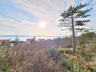 Crikvenica, terreno edificabile con vista mare!