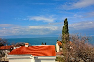 Njivice, appartamento arredato con vista mare, VENDITA!