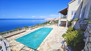 Zona di Punat, villa esclusiva sulla scogliera con vista panoramica sul mare!