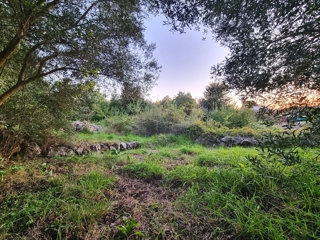 Malinska, ampio terreno edificabile in posizione tranquilla!