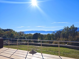 Zona di Krk, appartamento al piano terra con vista mare!