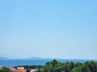 Krk, ampio terreno edificabile con vista panoramica sul mare, in vendita!!