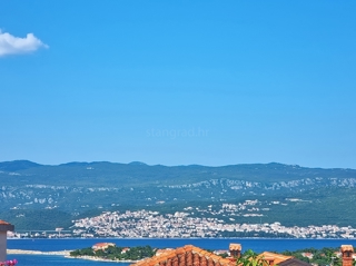 Šilo, una casa con 3 appartamenti e una bellissima vista sul mare!