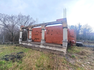 Dobrinj, terreno edificabile con costruzione iniziata!