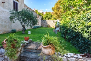 Baška, appartamento ristrutturato nel centro storico, a 50 m dal mare!