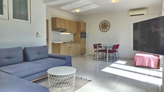 Crikvenica, appartamento completamente arredato con terrazza sul tetto e vista!