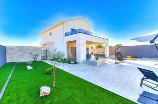 Novi Vinodolski, splendida villa con piscina, sauna e centro benessere!