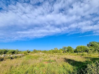 Malinska, terreno preparato per la costruzione di due case con vista sul mare!