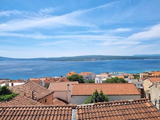 Crikvenica, appartamento in casa al 1° piano, in fase di ristrutturazione!