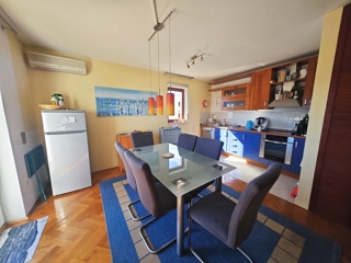 Malinska, appartamento duplex vicino al mare con vista!