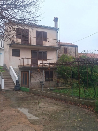 Zona di Krk, casa in pietra a schiera con vista mare!