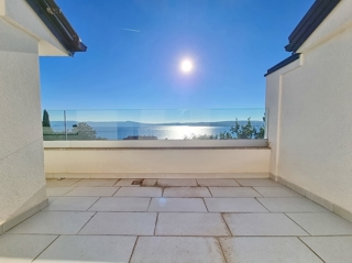 Crikvenica, appartamento con due camere da letto in un nuovo edificio vicino al mare!