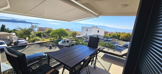 Omišalj, nuovo appartamento al piano terra con giardino e vista mare!