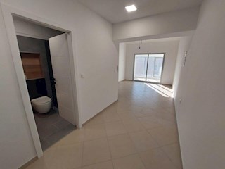 Appartamento di 63,53 m² in una zona tranquilla di Pola - una combinazione ideale di funzionalità e stile di vita mediterraneo