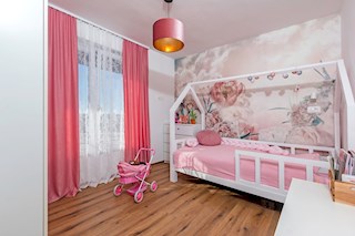 Vendesi - Moderna casa familiare con ampio terreno, a 1 km dal mare