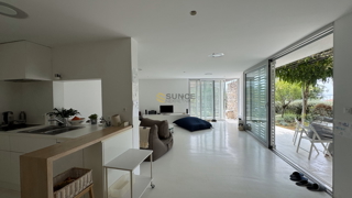 Città di Krk appartamento al piano terra di 91m2 con giardino privato e vista mare!