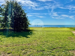 TERRENO EDIFICABILE – SECONDA FILA DAL MARE NEI DINTORNI DI UMAGO