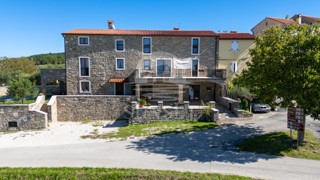 DINTORNI DI BUJA - CASA IN PIETRA ISTRIANA CON VISTA APERTA SUL MARE