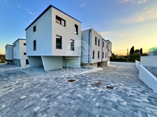 APPARTAMENTO MODERNO A SOLI 300 METRI DAL MARE (B1)