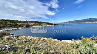 Ampio terreno agricolo con accesso al mare, Soline, isola di Krk