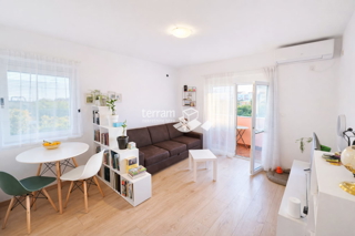 Istra, Pula, Valdebek, appartamento 42m2, 1° piano, 1 camera da letto + soggiorno con angolo cottura, parcheggio, ripostiglio, arredato!! #vendita