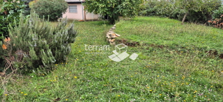 Istria, Medolino, terreno edificabile 672m2, con edificio legalizzato 69m2 # vendita