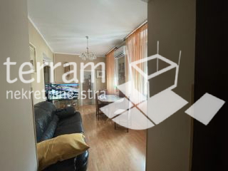 Istria, Pola, centro, appartamento 100.56m2, 1° piano, 3 camere, 3 bagni, gas, pronto da abitare!!