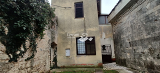 Istria, Ližnjan, Šišan, casa in pietra da adattare con giardino, #vendita