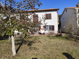 Istria, Pola, Valdebek casa 300m2, garage, giardino 918m2 # vendita