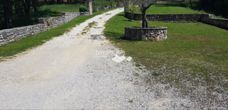 Istria, Kanfanar casa indipendente 199m2 con giardino 1325m2