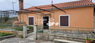 Istria, Svetvinčenat casa ed edifici ausiliari 260m2 terreno 740m2 in vendita