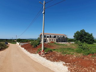 Z-633, Dintorni di Vižinada, terreno edificabile di 1108 m2 con vista panoramica