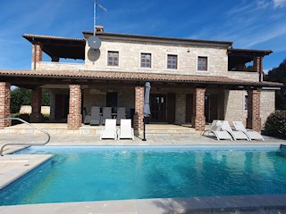 KOP-755, Villa in Pietra con Piscina nei Dintorni di Poreč