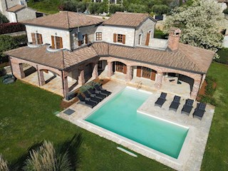 KOP-756, Villa in pietra con piscina nelle vicinanze di Poreč