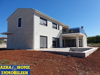 KOP-747, Nuova Villa di 219 m², con Piscina, in posizione tranquilla, a 7 km da Parenzo