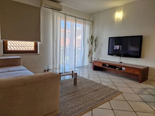 Vendita – Parenzo, appartamento di 63 m² nel cuore della zona pedonale (SP-418)