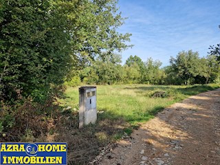 Terreno edificabile con allacciamento dell’acqua in vendita a Rapavel, 1123 m² (Z-664)