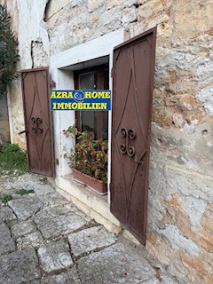 SVETI LOVREČ, appartamento su due livelli 105 m2 (piano terra e primo piano), nel centro, nucleo storico ( SO-374 )