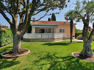 KN-005, NOVIGRAD – CITTANOVA, Posizione Top, Casa vicino al mare