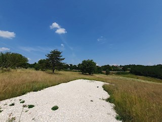 Z-644-5, TINJAN, terreno edificabile per uso residenziale, 1114 m² + circa 1100 m² di terreno agricolo