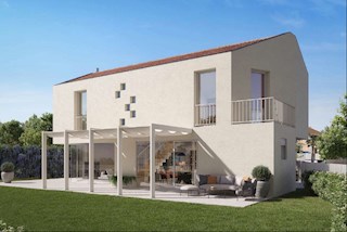 KV – 046: Casa in costruzione, superficie netta 135 m², situata nel pittoresco villaggio di Funtana, a soli 150 metri in linea d’aria dal mare e circa 400 metri dalla spiaggia.