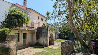 Casa in pietra d'Istria vicino a Canfanaro