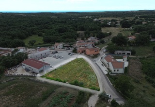 Terreno edificabile Tinjan, 1.206m2