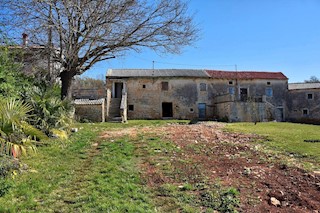 Casa in pietra d'Istria da adattare, 160 m2