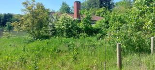 Casetta con ampio terreno edificabile – ottima opportunità di investimento in Istria!