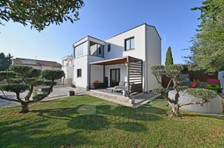 Porec, casa bifamiliare in un'ottima posizione, 86 m2